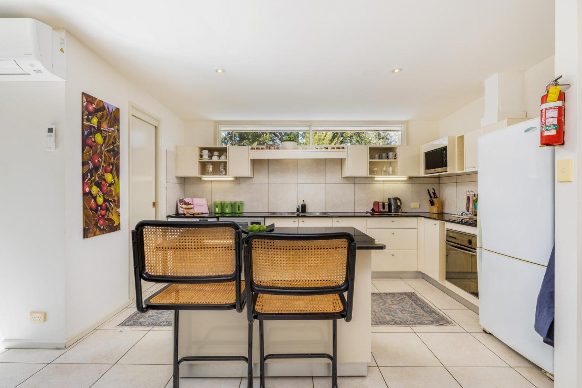 Yarralumla Sunny&Open&Comfy 3B&2B Home Near By A Lake And Shopping Centre Exterior photo